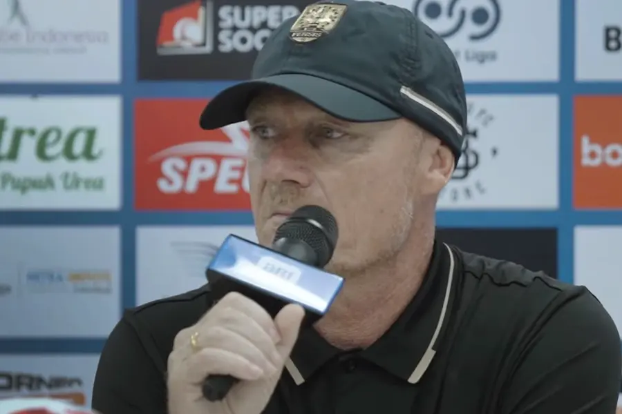 Persis Solo Manfaatkan Masa Jeda, Peter de Roo: Waspada Serangan Balik Cepat Malut United! Peter de Roo