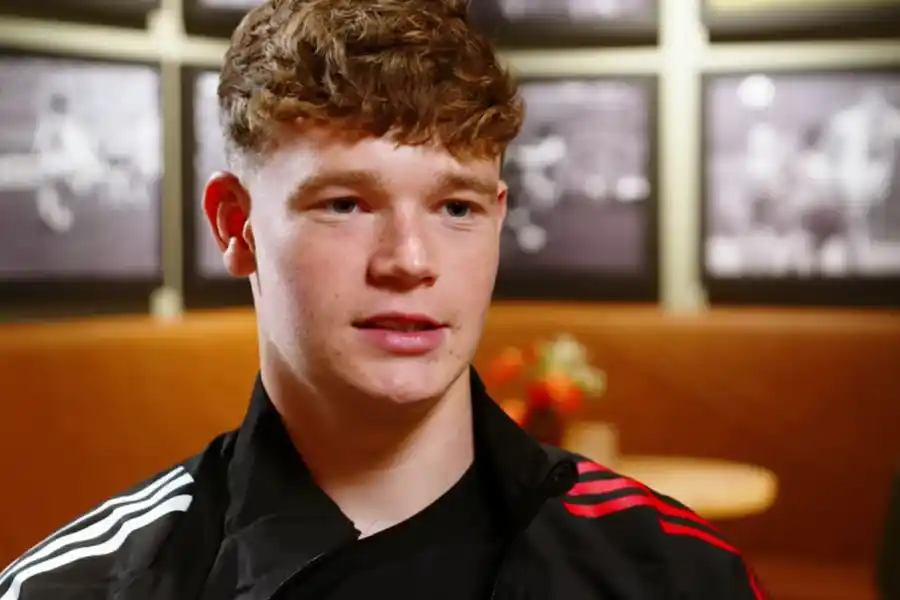 James McConnell Berpeluang Pulang ke Liverpool pada Bursa Januari Setelah Tak Masuk Rencana Ajax James McConnell (sumber foto: Youtube @Ajax)