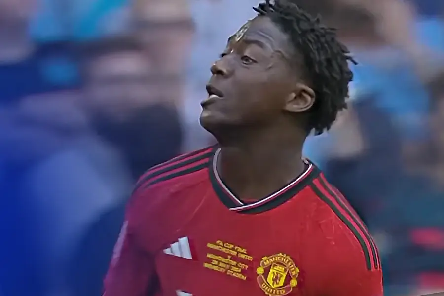 Manchester United Hadapi Dilema di Lini Tengah, Amorim Ungkap Alasan Kobbie Mainoo Minim Menit Bermain Kobbie Mainoo