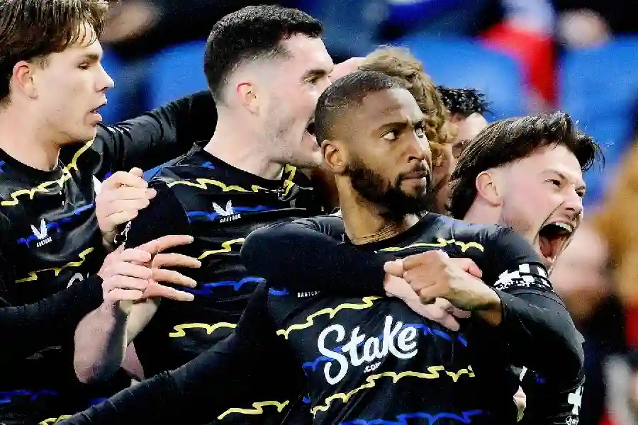 Brighton Gagal Menang di Detik Akhir, Everton Selamat Berkat Gol Dramatis Beto Beto dan kawan-kawan sukses menghadang laju Brighton & Hove Albion. Laga Premier League Brighton vs Everton berkahir imbang 1-1 (sumber foto: facebook @Everton)