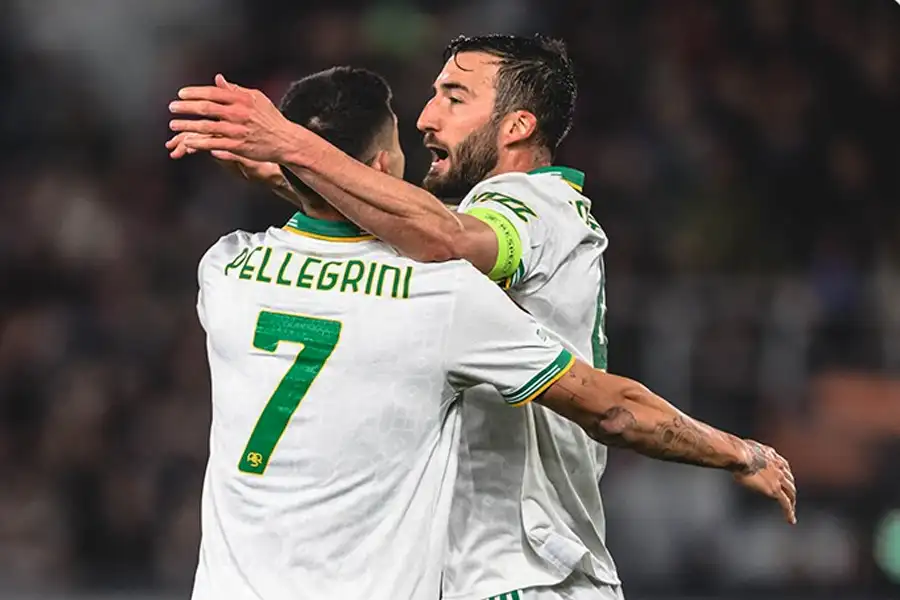 Bologna vs AS Roma 1-1 di Liga Europa: Gol Bernardeschi Dibalas Pellegrini, Peluang Kedua Tim Masih Terbuka Bologna dan AS Roma bermain imbang 1-1 pada leg pertama 16 besar Liga Europa 2025/2026. Gol Bernardeschi dibalas Pellegrini.